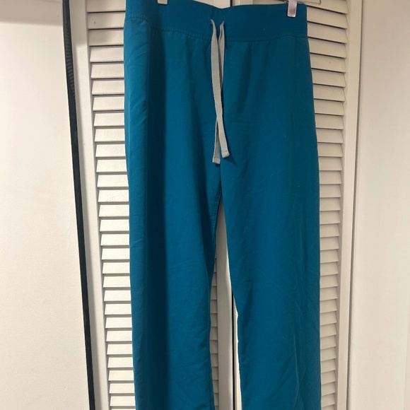 FIGs pants - Picture 1 of 2